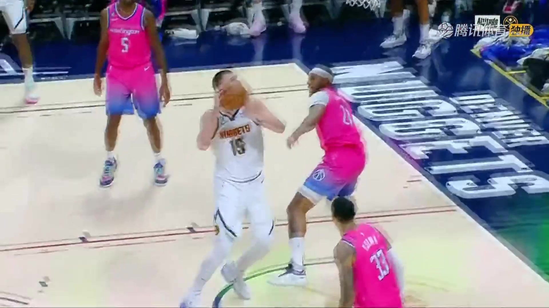 這效率要沖三連MVP？約基奇20中17爆砍43分14板8助5斷皆全隊(duì)最高（約基奇砍32分20籃板10助攻）